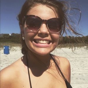 Meet your Posher, Melanie